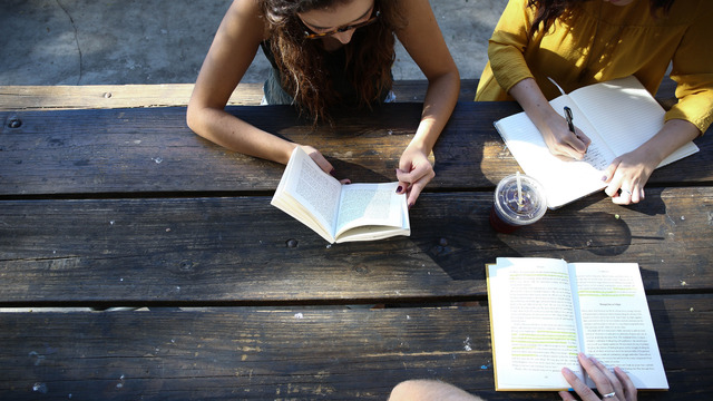 Twintigers: betrokken rond de studiefase